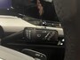 Volkswagen Golf 1.0 eTSI DSG Life Navigatie Apple Carplay/Android Auto Parkeersensoren Adaptieve Cruise Control Sfeerverlichting Virtual Cockpit Climate Control Lichtmetalen velgen
