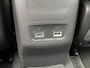 Peugeot e-2008 EV Active 54 kWh / SOH 97,75% / 8 Jaar Fabrieksgarantie / Dealer Onderhouden / 3-fase/Snelladen / Navigatie /