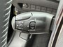 Peugeot e-2008 EV Active 54 kWh / SOH 97,75% / 8 Jaar Fabrieksgarantie / Dealer Onderhouden / 3-fase/Snelladen / Navigatie /