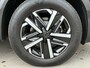 Peugeot e-2008 EV Active 54 kWh / SOH 97,75% / 8 Jaar Fabrieksgarantie / Dealer Onderhouden / 3-fase/Snelladen / Navigatie /