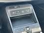 Hyundai Kona Long Range Pure Edition 64.8 kWh / 20 Inch Lichtmetalen Velgen / Navigatie / Cruise Control Adaptief / Bestuurder & Bijrijder Stoel In Hoogte Verstelbaar /