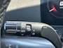 Hyundai Kona Long Range Pure Edition 64.8 kWh / 20 Inch Lichtmetalen Velgen / Navigatie / Cruise Control Adaptief / Bestuurder & Bijrijder Stoel In Hoogte Verstelbaar /