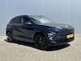 Hyundai Kona Long Range Pure Edition 64.8 kWh / 20 Inch Lichtmetalen Velgen / Navigatie / Cruise Control Adaptief / Bestuurder & Bijrijder Stoel In Hoogte Verstelbaar /