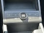 Hyundai Kona Long Range Pure Edition 64.8 kWh / 20 Inch Lichtmetalen Velgen / Navigatie / Cruise Control Adaptief / Bestuurder & Bijrijder Stoel In Hoogte Verstelbaar /