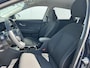 Hyundai Kona Long Range Pure Edition 64.8 kWh / 20 Inch Lichtmetalen Velgen / Navigatie / Cruise Control Adaptief / Bestuurder & Bijrijder Stoel In Hoogte Verstelbaar /