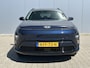 Hyundai Kona Long Range Pure Edition 64.8 kWh / 20 Inch Lichtmetalen Velgen / Navigatie / Cruise Control Adaptief / Bestuurder & Bijrijder Stoel In Hoogte Verstelbaar /