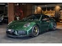 Porsche 911 992.2 Coupé 3.6 Turbo S, 711 PK, *ON/STOCK*, Sport/Design/Carbon, OAK/Green, Lift, Burmester, Turbonite/Zwart, NEW!!