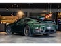 Porsche 911 992.2 Coupé 3.6 Turbo S, 711 PK, *ON/STOCK*, Sport/Design/Carbon, OAK/Green, Lift, Burmester, Turbonite/Zwart, NEW!!