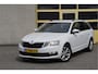 Skoda Octavia Combi 1.5 TSI 150PK! Automaat Business Edition BJ2020 Lmv 16" | Led | Pdc | Trekhaak | App-Connect | Navi | Climate control | Cruise control | Sportstuur | Verwarmde voorstoelen | Extra getint glas