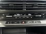Citroën E-Jumpy L3 136 75 kWh | STX | Leer | Stoel/-Stuurverwarming | Draadloze telefoonlader | Apple Carplay/Android Auto | Lichtmetalen velgen | Climate Control | Cruise Control | Parkeercamera/-sensoren | Inbouw |