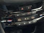 Peugeot 2008 1.2 PureTech GT-line | Trekhaak | Pano | All-Season banden | Camera | Stoelverwarming | Navigatie | Climate control