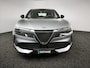 Alfa Romeo Junior Elettrica 54 kWh | Warmtepomp | SoH 97,1% | Parkeersensor | AppleCarplay AndroidAuto Navigatie | Adaptieve cruise |