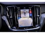 Volvo V60 2.0 T6 Plug-in hybrid AWD Ultra Dark | Sportstoelen | Schuif-/Kanteldak | Full-LED | Adaptieve Cruise Control | Head-Up Display | Stoelverwarming Voor en Achter | 19" | Getint Glas | Harman Kardon Audio | BLIS |