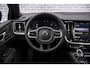 Volvo V60 2.0 T6 Plug-in hybrid AWD Ultra Dark | Sportstoelen | Schuif-/Kanteldak | Full-LED | Adaptieve Cruise Control | Head-Up Display | Stoelverwarming Voor en Achter | 19" | Getint Glas | Harman Kardon Audio | BLIS |