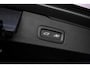 Volvo V60 2.0 T6 Plug-in hybrid AWD Ultra Dark | Sportstoelen | Schuif-/Kanteldak | Full-LED | Adaptieve Cruise Control | Head-Up Display | Stoelverwarming Voor en Achter | 19" | Getint Glas | Harman Kardon Audio | BLIS |