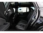 Volvo V60 2.0 B4 R-Design | Keyless entry | Addaptive cruise controle | Trekhaak | 360 graden camera | Android Auto/Apple CarPlay | Stuurwielverwarming | Verwarmbare voorstoelen en achterbank | Elektrische verstelbare voorstoelen met memory | Blind spot | Harman Kardon audio |