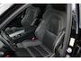 Volvo V60 2.0 B4 R-Design | Keyless entry | Addaptive cruise controle | Trekhaak | 360 graden camera | Android Auto/Apple CarPlay | Stuurwielverwarming | Verwarmbare voorstoelen en achterbank | Elektrische verstelbare voorstoelen met memory | Blind spot | Harman Kardon audio |