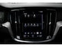 Volvo V60 2.0 B4 R-Design | Keyless entry | Addaptive cruise controle | Trekhaak | 360 graden camera | Android Auto/Apple CarPlay | Stuurwielverwarming | Verwarmbare voorstoelen en achterbank | Elektrische verstelbare voorstoelen met memory | Blind spot | Harman Kardon audio |