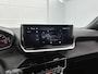 Peugeot 2008 SUV Active 100pk | Navigatie | Achteruitrijcamera | Climate Control | Cruise Control | Parkeersensoren | Bluetooth | Apple Carplay / Android Auto | DAB+radio | Automatisch dimlicht | Regensensor | LED koplampen | Multifunctioneel stuurwiel | Afneembare trekhaak |