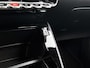 Peugeot 2008 SUV Active 100pk | Navigatie | Achteruitrijcamera | Climate Control | Cruise Control | Parkeersensoren | Bluetooth | Apple Carplay / Android Auto | DAB+radio | Automatisch dimlicht | Regensensor | LED koplampen | Multifunctioneel stuurwiel | Afneembare trekhaak |