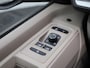 Volkswagen Multivan 1.4 eHybrid L2H1 Life Edition 218 PK | SoH 100% | Automaat | Trekhaak | Parkeersensoren Voor + Achter | Multifunctioneel Stuurwiel | 7-Zits | Navigatie | Climatic Airco | Cruise Control | DAB+ | Apple/Android Carplay | Achteruitrijcamera | Elektrisch Verstel/Verwarmbare Spiegels |