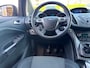 Ford C-Max 1.6 EcoBoost Titanium van 2de Eig met parkeersensoren en trekhaak en navigatie en bluetooth telefoon / media en airco