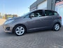 Ford C-Max 1.6 EcoBoost Titanium van 2de Eig met parkeersensoren en trekhaak en navigatie en bluetooth telefoon / media en airco