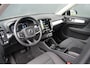 Volvo XC40 1.5 T5 Recharge R-Design Expression - Winterpakket - 19" LM velgen - Trekhaak - Camera - Navigatie - Rijklaar