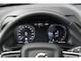 Volvo XC40 1.5 T5 Recharge R-Design Expression - Winterpakket - 19" LM velgen - Trekhaak - Camera - Navigatie - Rijklaar