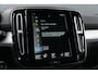 Volvo XC40 1.5 T5 Recharge R-Design Expression - Winterpakket - 19" LM velgen - Trekhaak - Camera - Navigatie - Rijklaar