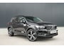 Volvo XC40 1.5 T5 Recharge R-Design Expression - Winterpakket - 19" LM velgen - Trekhaak - Camera - Navigatie - Rijklaar