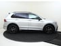 Volkswagen Tiguan 1.4 TSI eHybrid R-Line Business | SoH 96% | Panoramadak | Lederen bekleding | Trekhaak | Head-up display | 360 camera | Black style | Adaptieve demping | Stoelverwarming voor en achter |