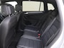 Volkswagen Tiguan 1.4 TSI eHybrid R-Line Business | SoH 96% | Panoramadak | Lederen bekleding | Trekhaak | Head-up display | 360 camera | Black style | Adaptieve demping | Stoelverwarming voor en achter |