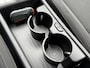 Hyundai Kona Electric Comfort Smart 65.4 kWh / Fabrieksgarantie tot 9-2030 / SOH 100% / Stuur- & Stoel verwarming / Achteruitrijcamera / Apple Carplay Android Auto / Keyless Entry/Start / Adaptief cruise control / Climate control /