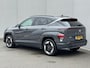 Hyundai Kona Electric Comfort Smart 65.4 kWh / Fabrieksgarantie tot 9-2030 / SOH 100% / Stuur- & Stoel verwarming / Achteruitrijcamera / Apple Carplay Android Auto / Keyless Entry/Start / Adaptief cruise control / Climate control /