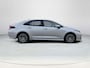 Toyota Corolla Sedan 1.8 Hybrid Dynamic | Parkeersensoren | Carplay | Stoelverwarming | 17 inch LM-velgen |