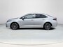 Toyota Corolla Sedan 1.8 Hybrid Dynamic | Parkeersensoren | Carplay | Stoelverwarming | 17 inch LM-velgen |
