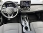 Toyota Corolla Sedan 1.8 Hybrid Dynamic | Parkeersensoren | Carplay | Stoelverwarming | 17 inch LM-velgen |