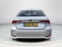 Toyota Corolla Sedan 1.8 Hybrid Dynamic | Parkeersensoren | Carplay | Stoelverwarming | 17 inch LM-velgen |
