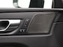 Volvo XC60 T6 PLUG-IN HYBRID PLUS BLACK EDITION LUCHTVERING 22INCH SCHUIFDA