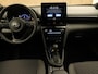 Toyota Yaris Cross 1.5 Hybrid 130 Dynamic + Winter Pack DIRECT UITVOORRAAD LEVERBAAR- PARKEERSENSOREN VOOR EN ACHTER - VOORRUIT, STOEL EN STUUR VERWARMING - DODEHOEK DETECTIE - KEYLESS ENRTY & START - ADAPTIVE CRUISE CONTROL