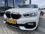 BMW 1-Serie 118i 140PK SPORT LINE EXECUTIVE APPCARPLAY/LED/ NAVI/DIGICOCKPIT/2xPDC/S&S/LMV/MEDIA/BTA - 1 EIG./NL AUTO/KM=NAP