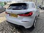 BMW 1-Serie 118i 140PK SPORT LINE EXECUTIVE APPCARPLAY/LED/ NAVI/DIGICOCKPIT/2xPDC/S&S/LMV/MEDIA/BTA - 1 EIG./NL AUTO/KM=NAP