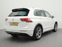 Volkswagen Tiguan R-Line 1.5 TSI 150 PK DSG | LED | Achteruitrijcamera | Trekhaak | Stoelverwarming | Adaptieve Cruise Control |