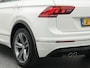 Volkswagen Tiguan R-Line 1.5 TSI 150 PK DSG | LED | Achteruitrijcamera | Trekhaak | Stoelverwarming | Adaptieve Cruise Control |