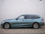 BMW 3-Serie Touring 330i Introduction High Executive 259 Pk Automaat Navi / DAB / Apple Carplay / PDC / Stoelverwarming
