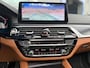 BMW 5-Serie 520i Business Edition Plus M Sport Trekhaak / Schuifdak / Stuurverwarming