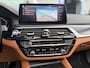 BMW 5-Serie 520i Business Edition Plus M Sport Trekhaak / Schuifdak / Stuurverwarming