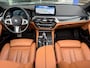 BMW 5-Serie 520i Business Edition Plus M Sport Trekhaak / Schuifdak / Stuurverwarming