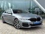 BMW 5-Serie 520i Business Edition Plus M Sport Trekhaak / Schuifdak / Stuurverwarming